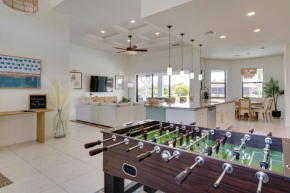 Pool and Gulf Access Canal Chic Cape Coral Home!